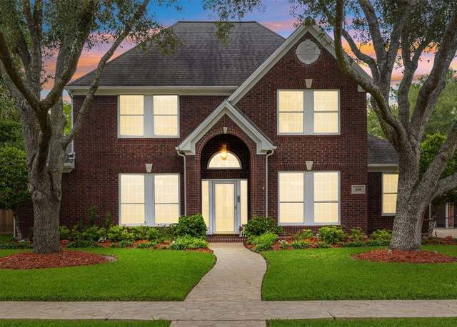Property at 308 Woodstream Cir, Friendswood, TX 77546, 4 beds, 3.5 baths