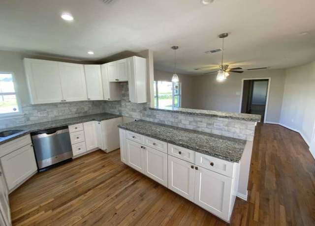 Property at 7209 La Salette St, Houston, TX 77021, 3 beds, 2 baths
