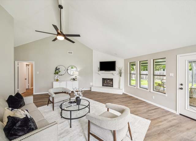 Property at 2301 Colleen Dr, Pearland, TX 77581, 3 beds, 2 baths