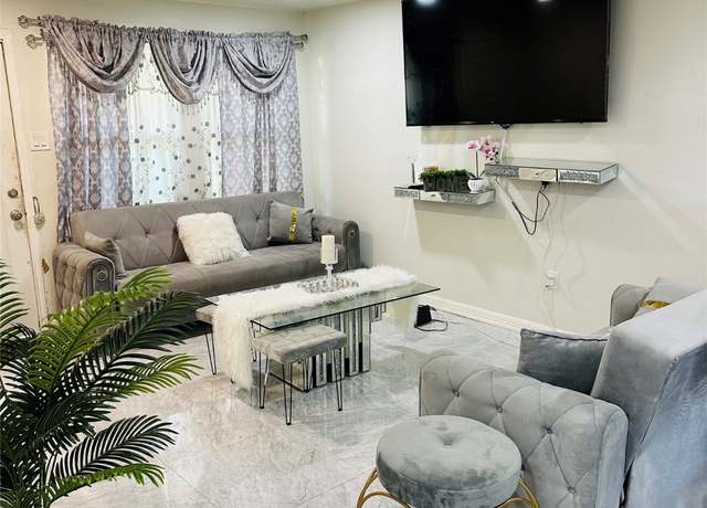 Property at 7889 Hamlet St, Houston, TX 77078, 2 beds, 1 bath