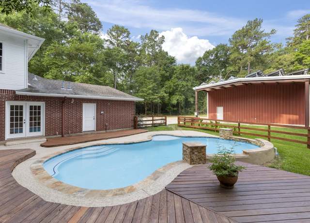 Property at 19906 Bayberry Creek Dr, Magnolia, TX 77355, 5 beds, 3 baths