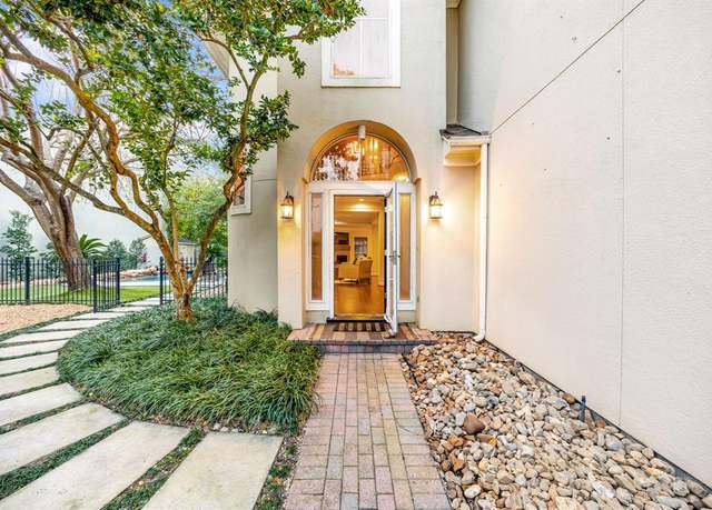 Property at 6 Alabama Ct, Houston, TX 77027, 3 beds, 2.5 baths
