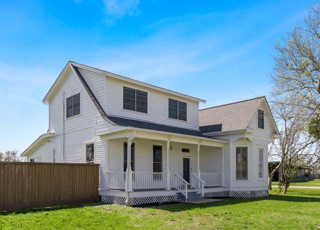 Property at 895 Wightman St, Matagorda, TX 77457, 3 beds, 2.5 baths