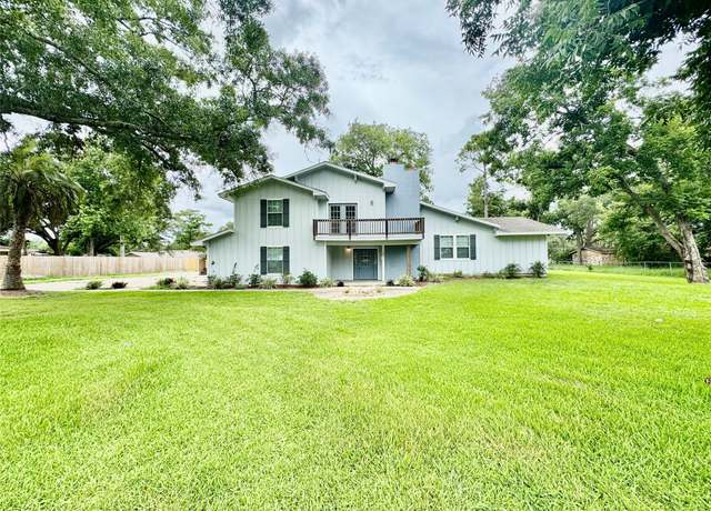 Property at 707 Avenue C, Sweeny, TX 77480, 4 beds, 2.5 baths
