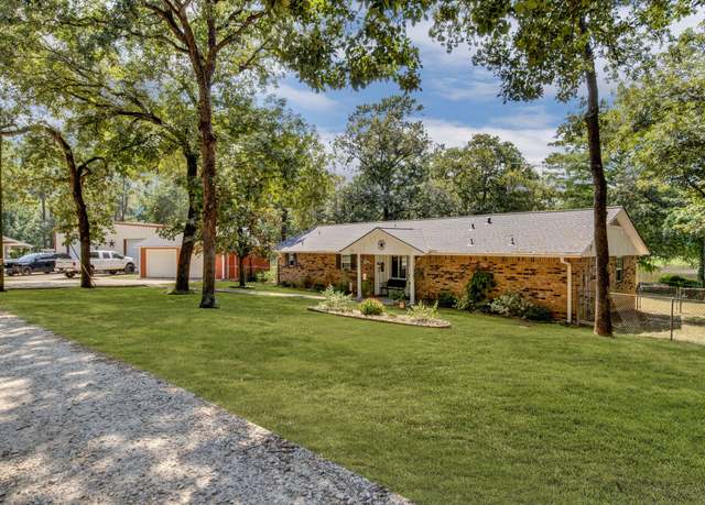 Property at 29133 E Lake Dr, Hempstead, TX 77445, 3 beds, 3 baths
