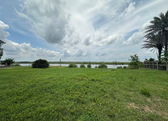 Property at 515 Port Rd, Angleton, TX 77515