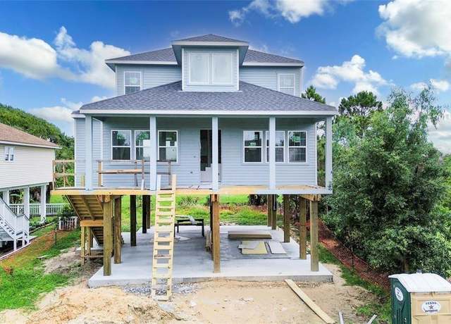 Property at 3903 Pirates Beach Cir, Galveston, TX 77554, 3 beds, 2.5 baths