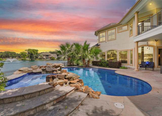 Property at 5 Camden Ct, Sugar Land, TX 77479, 6 beds, 6.5 baths