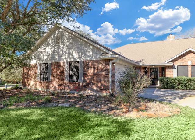 Property at 7098 Shadow Lake Dr, Willis, TX 77318, 3 beds, 2 baths