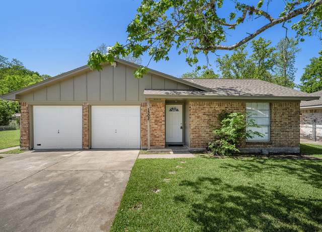 Property at 1302 2nd St, League City, TX 77573, 3 beds, 1.5 baths