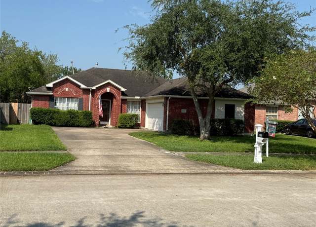 Property at 222 Colony Creek Dr, Dickinson, TX 77539, 3 beds, 2 baths