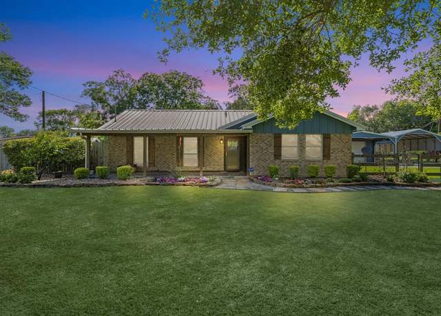 Property at 406 County Road 612, Dayton, TX 77535, 3 beds, 2 baths