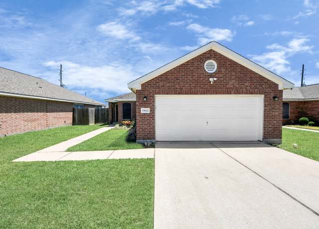 Property at 15122 Diamond Way, Baytown, TX 77523, 3 beds, 2 baths