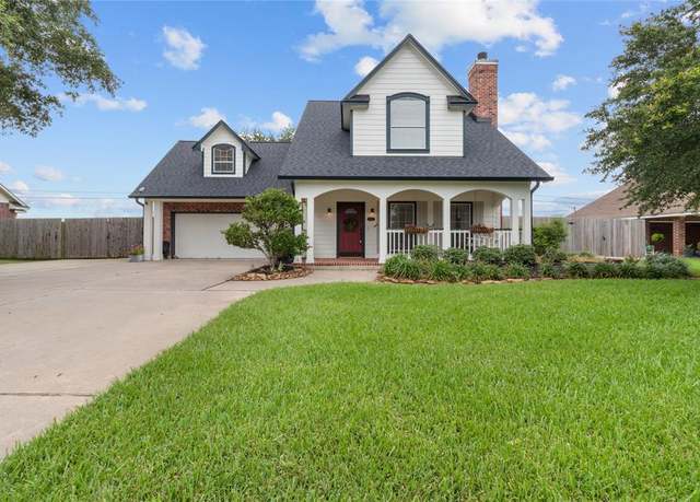 Property at 12219 W River Run Dr, Baytown, TX 77523, 3 beds, 2.5 baths