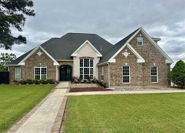 Property at 305 Tyler Dr, Bridge City, TX 77630, 4 beds, 3 baths