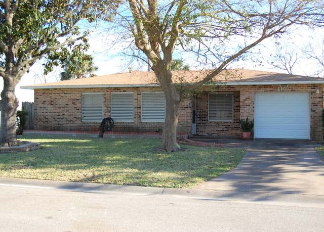 Property at 115 Barracuda Ave, Galveston, TX 77550, 3 beds, 2 baths