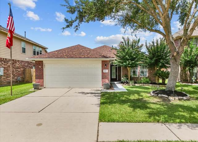 Property at 1803 Winding Trail Ln, Alvin, TX 77511, 3 beds, 2.5 baths