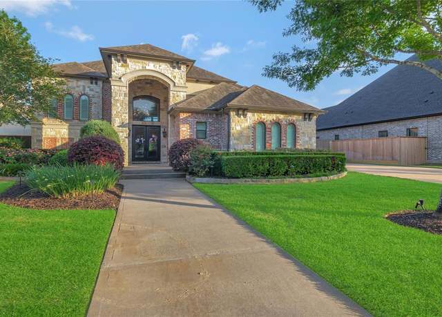 Property at 409 Hunters Ln, Friendswood, TX 77546, 4 beds, 4.5 baths