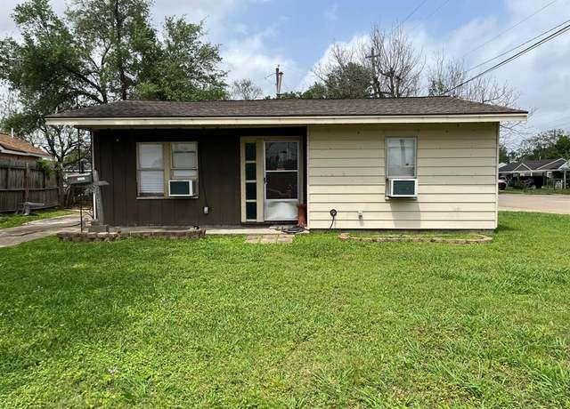 Property at 1300 Tupelo Ave, Pasadena, TX 77506, 2 beds, 1 bath