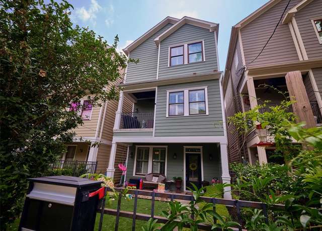 Property at 228 E Woodland St, Houston, TX 77009, 3 beds, 3.5 baths