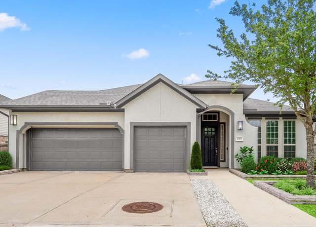 Property at 6919 Red Oak Dr, Katy, TX 77493, 4 beds, 3.5 baths