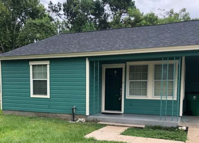 Property at 652 Kyle St, Angleton, TX 77515, 3 beds, 1 bath