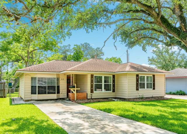 Property at 513 Gardenia St, Lake Jackson, TX 77566, 3 beds, 1 bath