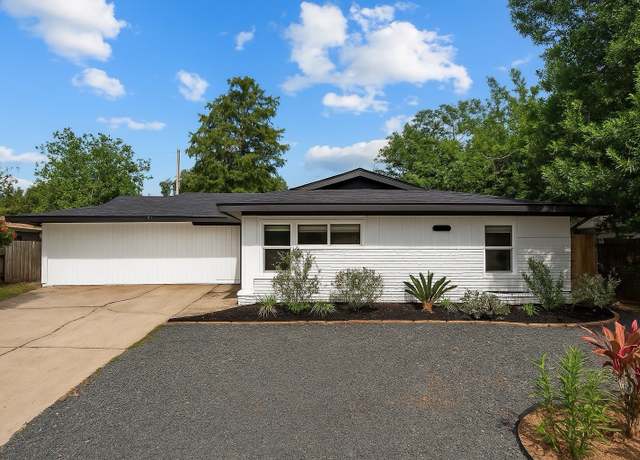 Property at 1610 Antoine Dr, Houston, TX 77055, 3 beds, 2.5 baths