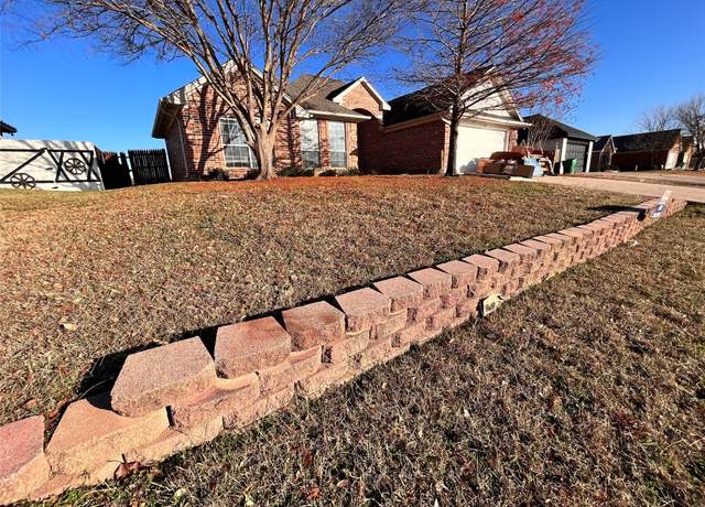 Property at 111 Chambers Creek Cir, Maypearl, TX 76064, 3 beds, 2 baths