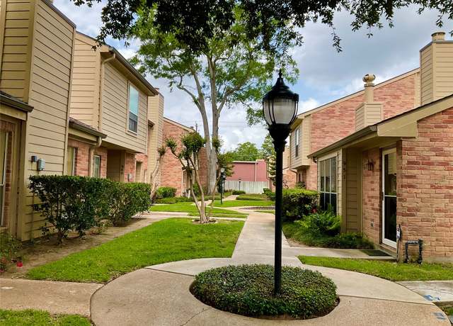 Property at 965 Memorial Village Dr #93, Houston, TX 77024, 2 beds, 2.5 baths