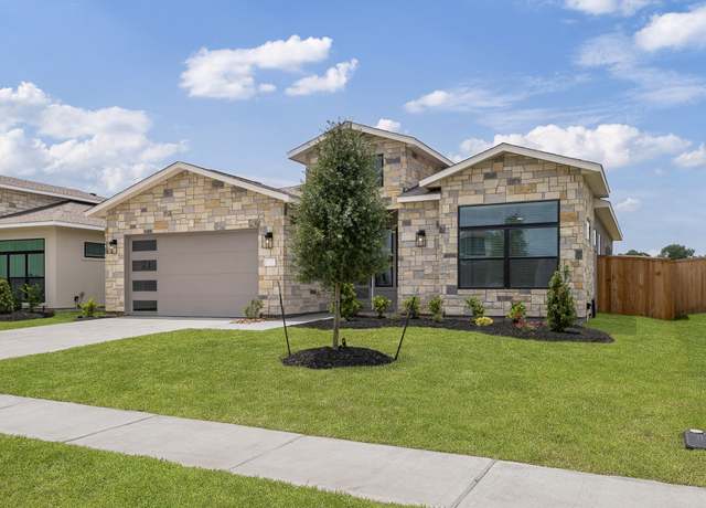 Property at 1911 Sleeping Hills Dr, Rosenberg, TX 77471, 3 beds, 3 baths