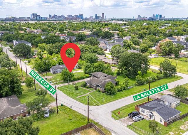 Property at 3725 Rebecca St #2, Houston, TX 77021, 3 beds, 2 baths