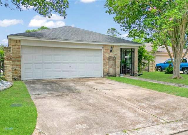 Property at 6514 Oakland Hills Dr, Houston, TX 77069, 3 beds, 2 baths