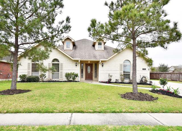 Property at 2402 Quartzsite St, League City, TX 77573, 5 beds, 4 baths