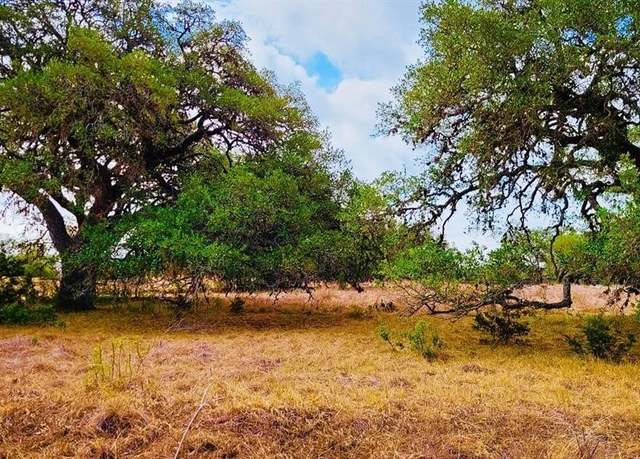 Property at 530 Buckskin Trl, Bandera, TX 78003