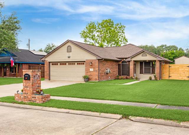 Property at 1159 Carey Dr, Angleton, TX 77515, 3 beds, 2 baths