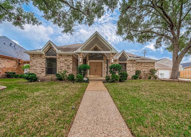 Property at 11318 Riverview Dr, Houston, TX 77077, 3 beds, 3 baths