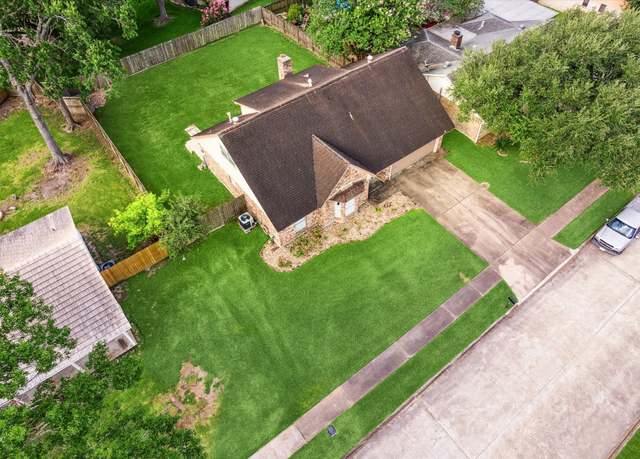 Property at 1804 Sleepy Creek Way, Pearland, TX 77581, 3 beds, 2 baths