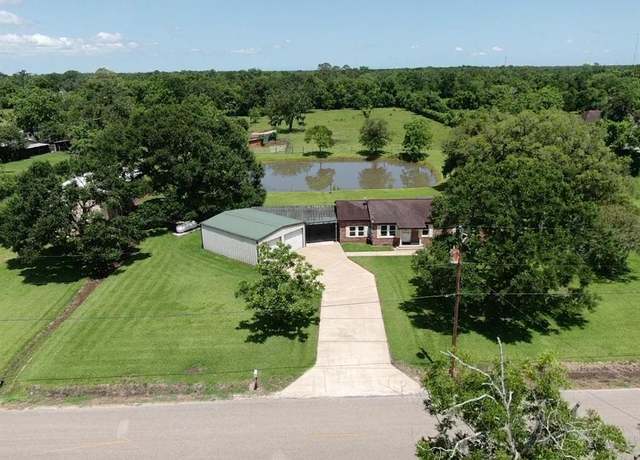 Property at 3918 County Road 507, Brazoria, TX 77422, 4 beds, 2 baths