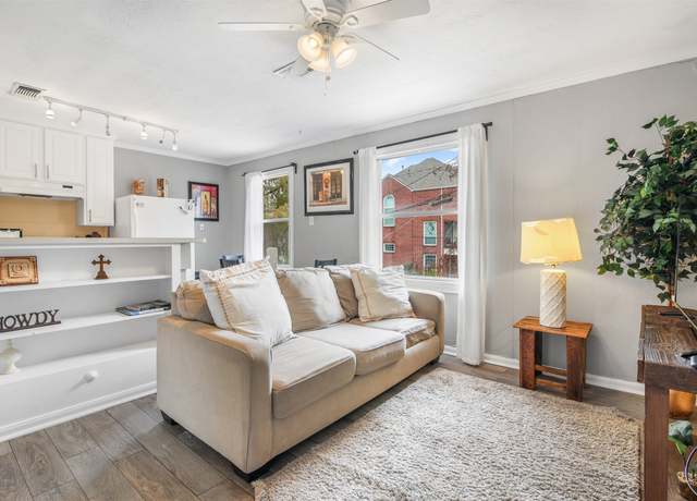 Property at 1412 Michigan St, Houston, TX 77006, 3 beds, 3 baths