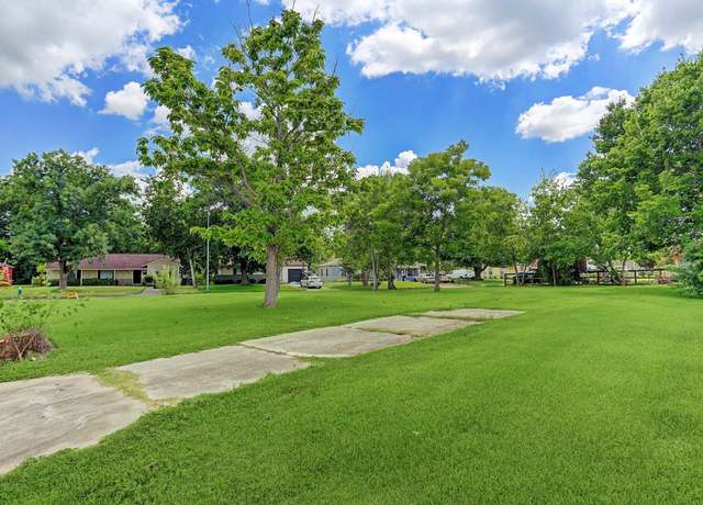 Property at 9226 Faircroft Dr, Houston, TX 77033