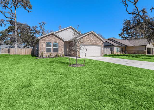 Property at 212 Forest Park Dr, West Columbia, TX 77486, 4 beds, 2 baths