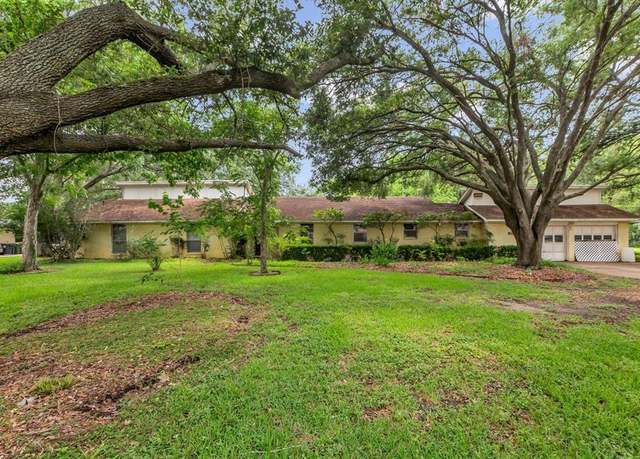 Property at 3405 E Circle Dr, Pearland, TX 77581, 4 beds, 2.5 baths