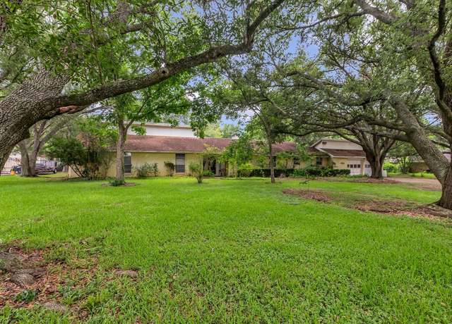 Property at 3405 E Circle Dr, Pearland, TX 77581, 4 beds, 2.5 baths
