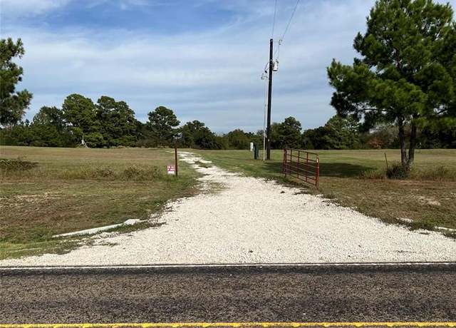 Property at 15686 Fm 2620 Rd, Bedias, TX 77831