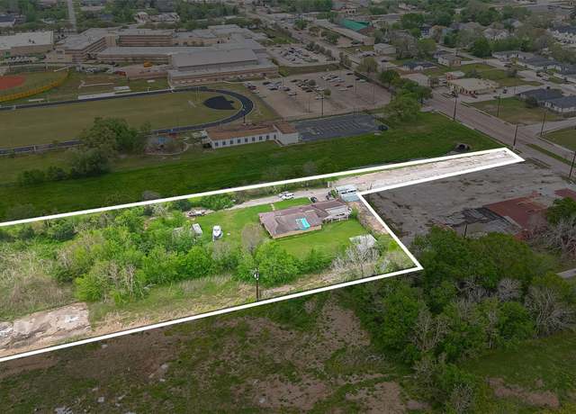 Property at 4314 Reed Rd, Houston, TX 77051, 5 beds, 3.5 baths