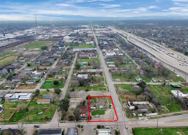Property at 2401 Jensen Dr, Houston, TX 77026