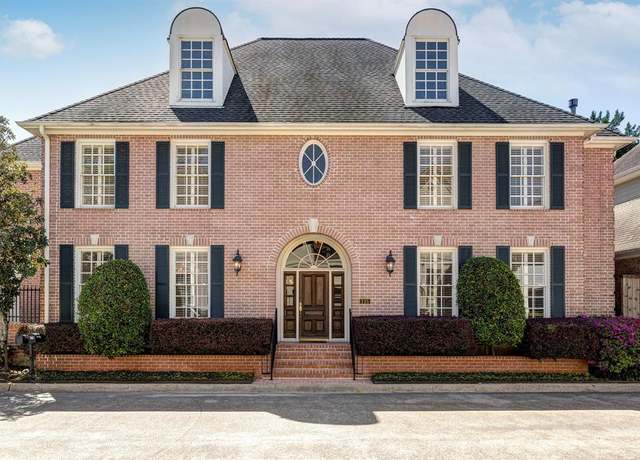 Property at 115 Park Laureate Dr, Houston, TX 77024, 3 beds, 2.5 baths