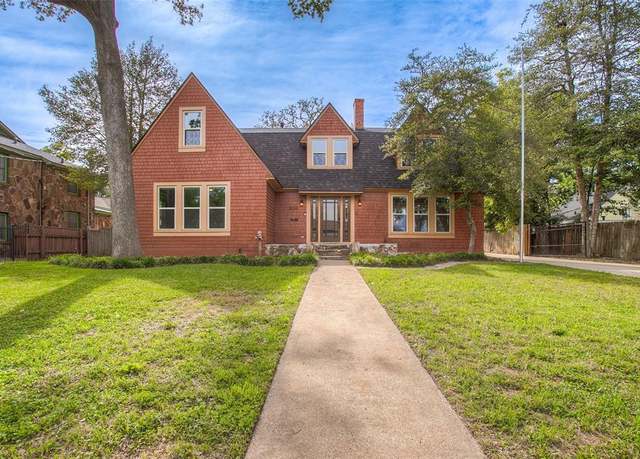 Property at 2010 Avenue N 1/2, Huntsville, TX 77340, 4 beds, 2 baths