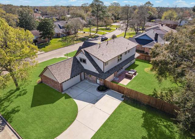 Property at 18602 Carriage Ct, Houston, TX 77058, 4 beds, 4.5 baths